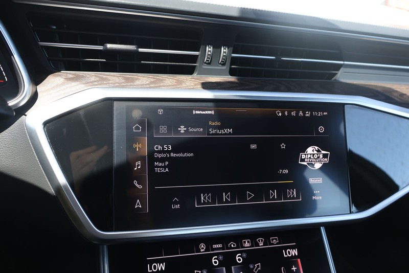 Audi A6 Vehicle Full-screen Gallery Image 29