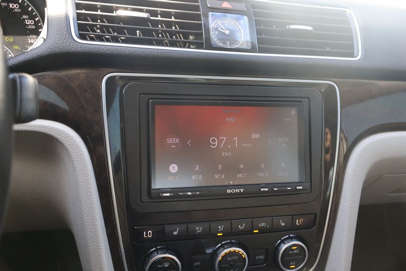 Volkswagen Passat Vehicle Full-screen Gallery Image 28