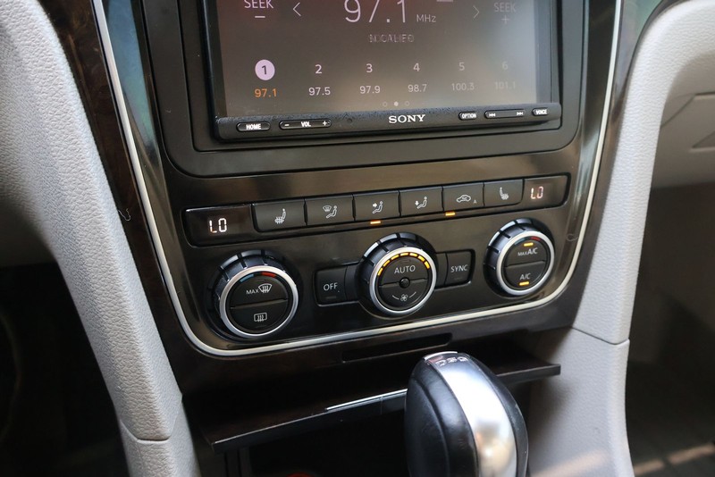 Volkswagen Passat Vehicle Full-screen Gallery Image 30