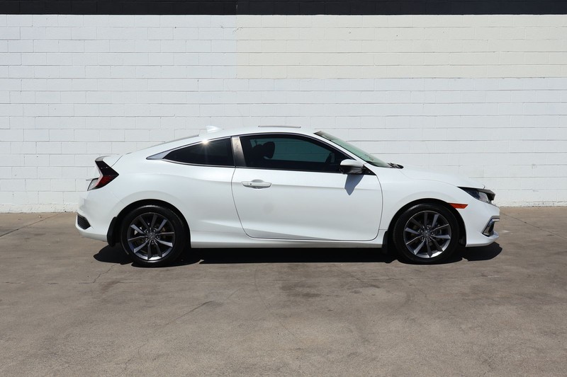 Honda Civic Coupe Vehicle Full-screen Gallery Image 04