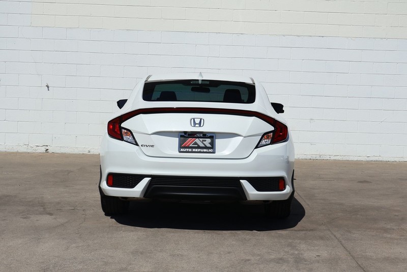 Honda Civic Coupe Vehicle Full-screen Gallery Image 06