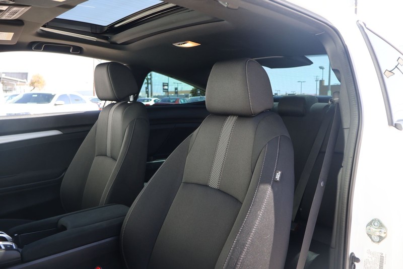 Honda Civic Coupe Vehicle Full-screen Gallery Image 15