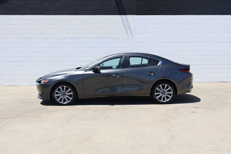 Mazda Mazda3 Sedan Vehicle Full-screen Gallery Image 10