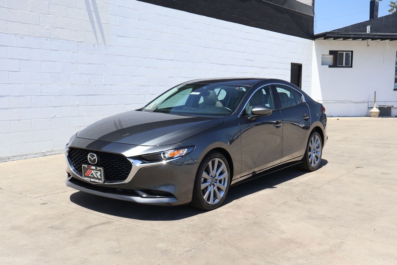 Mazda Mazda3 Sedan Vehicle Full-screen Gallery Image 11