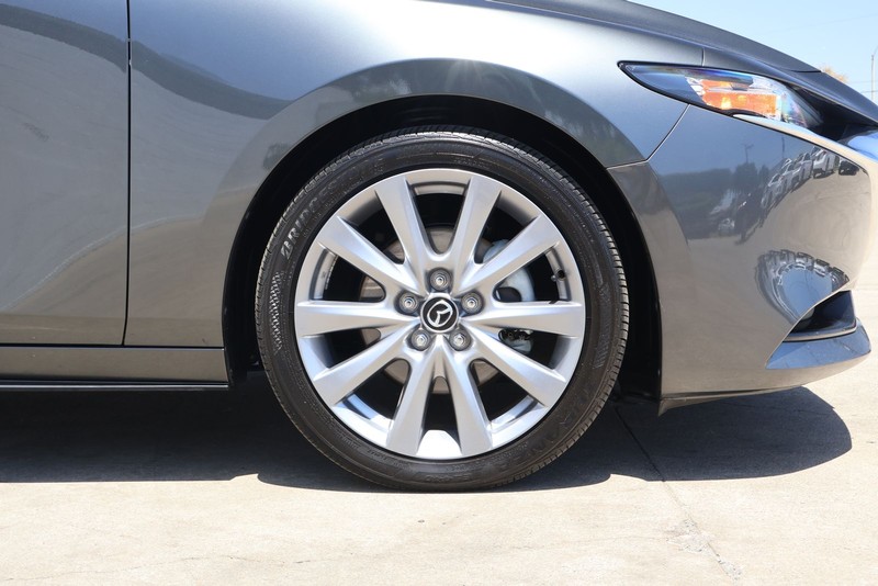 Mazda Mazda3 Sedan Vehicle Full-screen Gallery Image 13