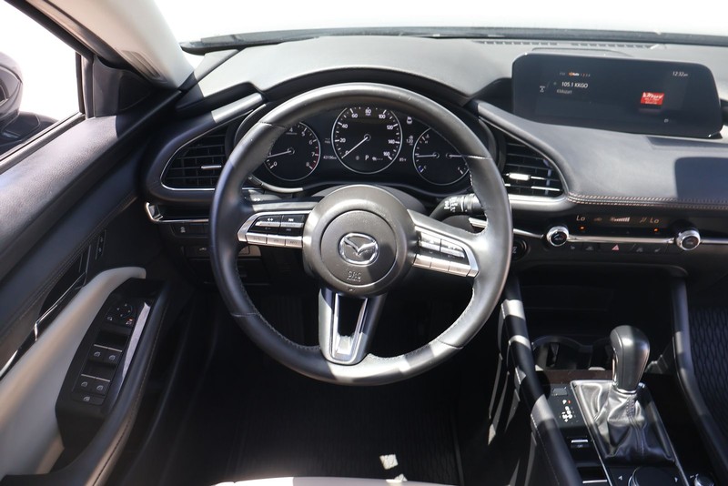 Mazda Mazda3 Sedan Vehicle Full-screen Gallery Image 23