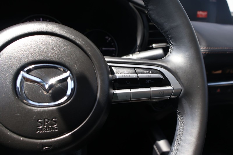 Mazda Mazda3 Sedan Vehicle Full-screen Gallery Image 25