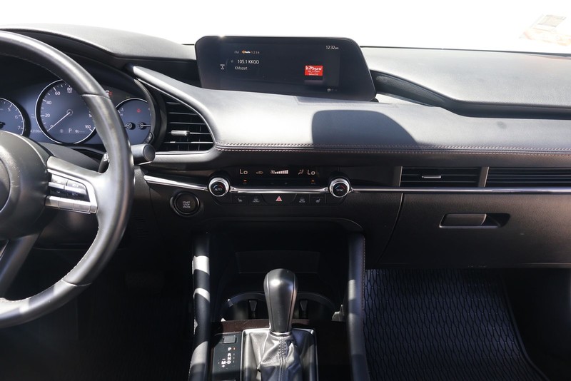 Mazda Mazda3 Sedan Vehicle Full-screen Gallery Image 26