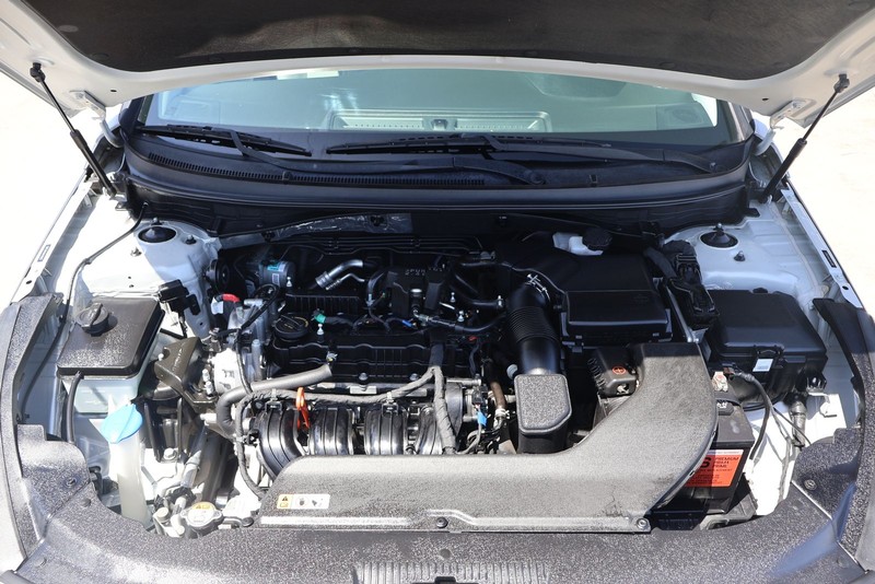 Hyundai Sonata Vehicle Full-screen Gallery Image 09
