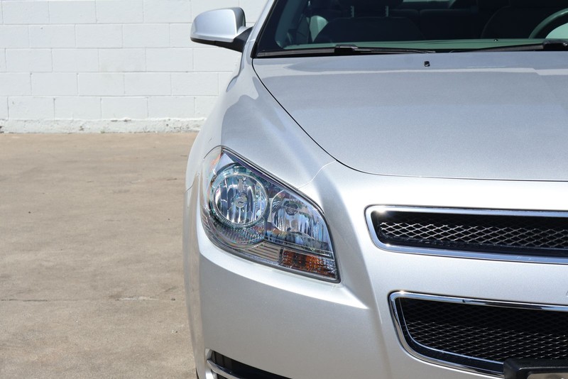Chevrolet Malibu Vehicle Full-screen Gallery Image 03