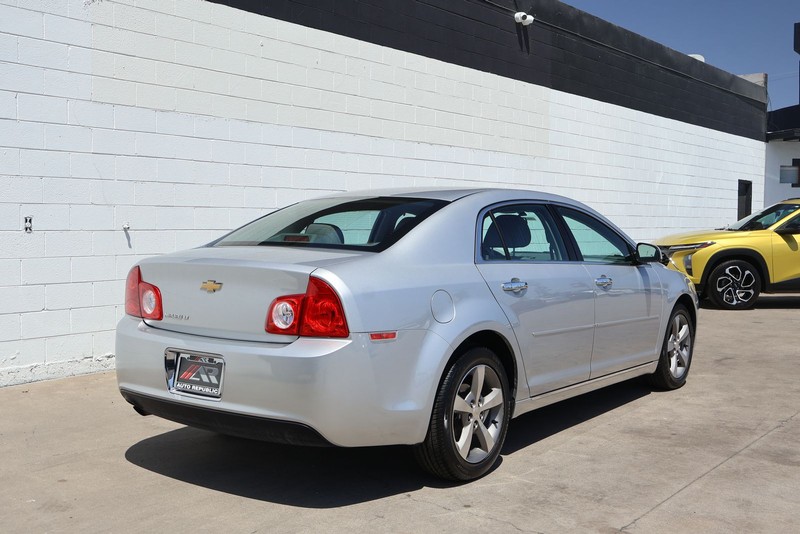 Chevrolet Malibu Vehicle Full-screen Gallery Image 05