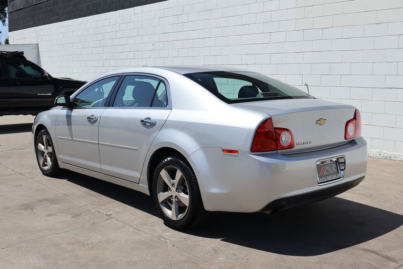 Chevrolet Malibu Vehicle Full-screen Gallery Image 09
