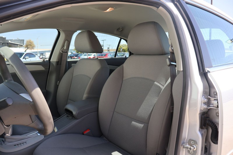 Chevrolet Malibu Vehicle Full-screen Gallery Image 16