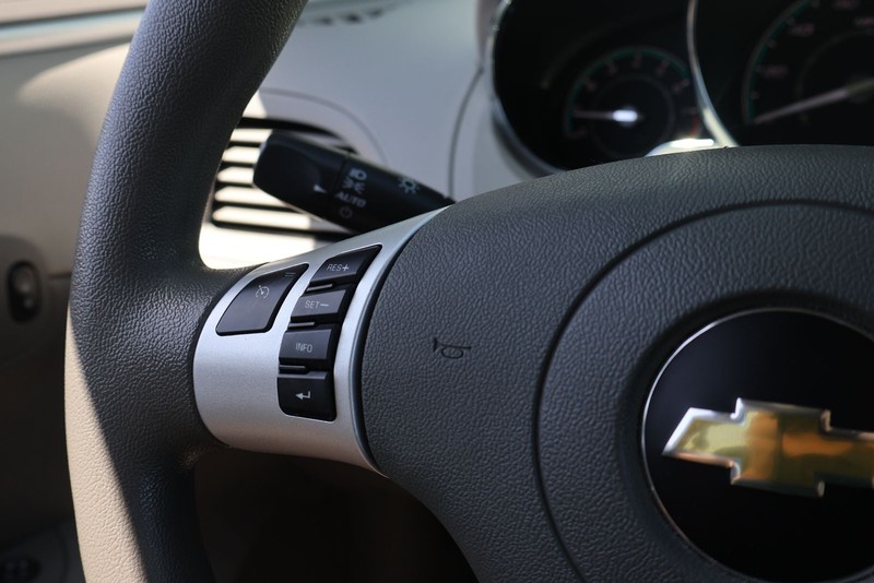 Chevrolet Malibu Vehicle Full-screen Gallery Image 24