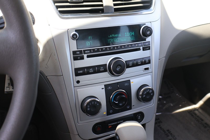Chevrolet Malibu Vehicle Full-screen Gallery Image 27