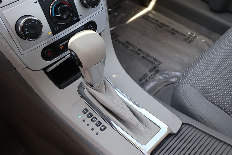 Chevrolet Malibu Vehicle Full-screen Gallery Image 28
