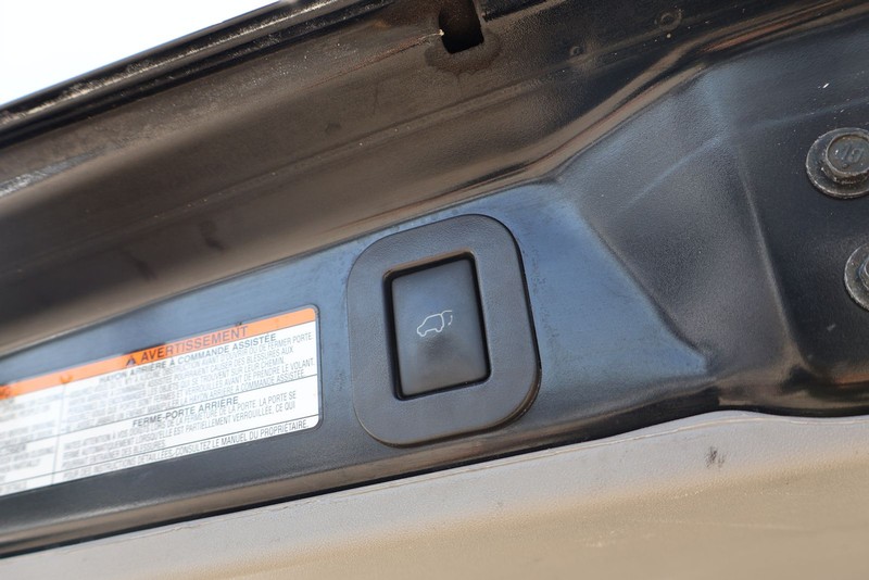 Toyota Sienna Vehicle Full-screen Gallery Image 09