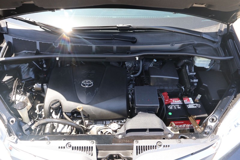 Toyota Sienna Vehicle Full-screen Gallery Image 10