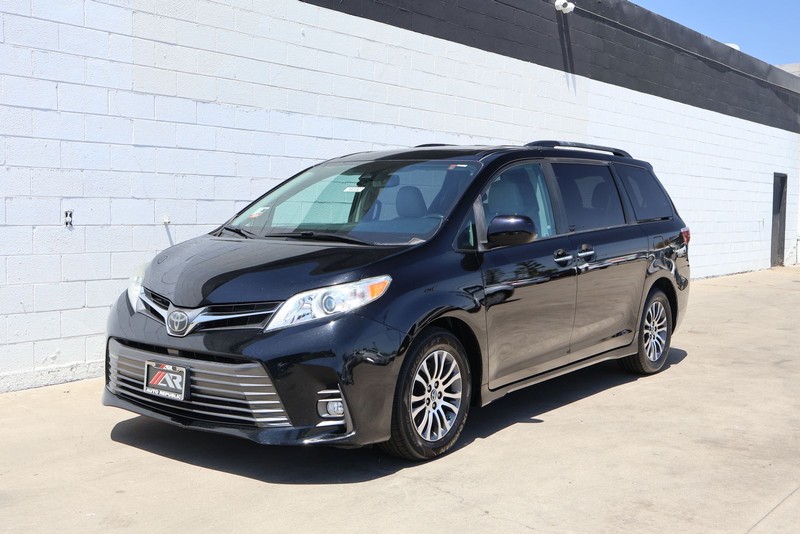 Toyota Sienna Vehicle Full-screen Gallery Image 14