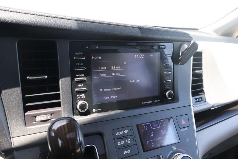 Toyota Sienna Vehicle Full-screen Gallery Image 29