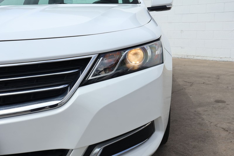 Chevrolet Impala Vehicle Full-screen Gallery Image 03