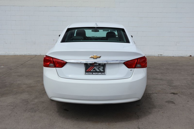 Chevrolet Impala Vehicle Full-screen Gallery Image 06