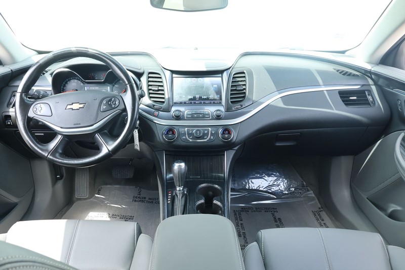 Chevrolet Impala Vehicle Full-screen Gallery Image 27