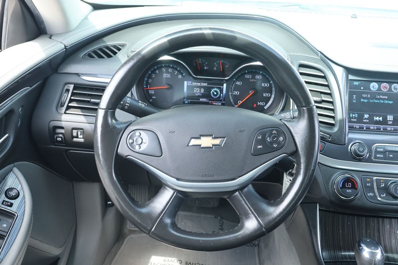 Chevrolet Impala Vehicle Full-screen Gallery Image 29
