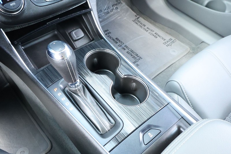 Chevrolet Impala Vehicle Full-screen Gallery Image 34