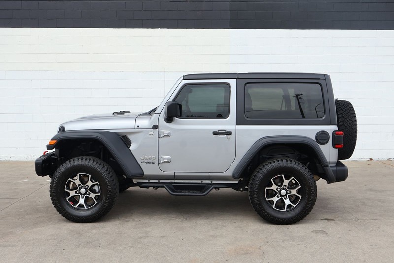 Jeep Wrangler Vehicle Full-screen Gallery Image 12