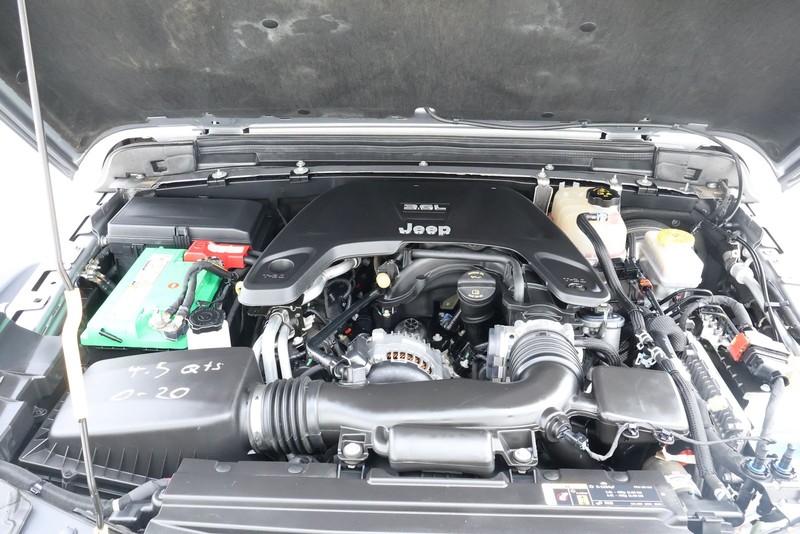 Jeep Wrangler Vehicle Full-screen Gallery Image 15