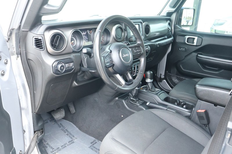 Jeep Wrangler Vehicle Full-screen Gallery Image 18