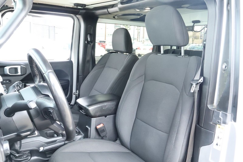 Jeep Wrangler Vehicle Full-screen Gallery Image 21