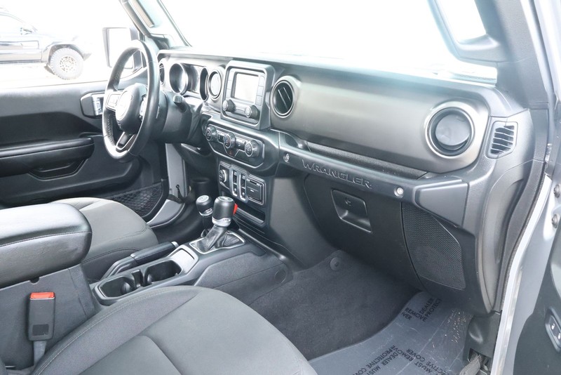 Jeep Wrangler Vehicle Full-screen Gallery Image 22