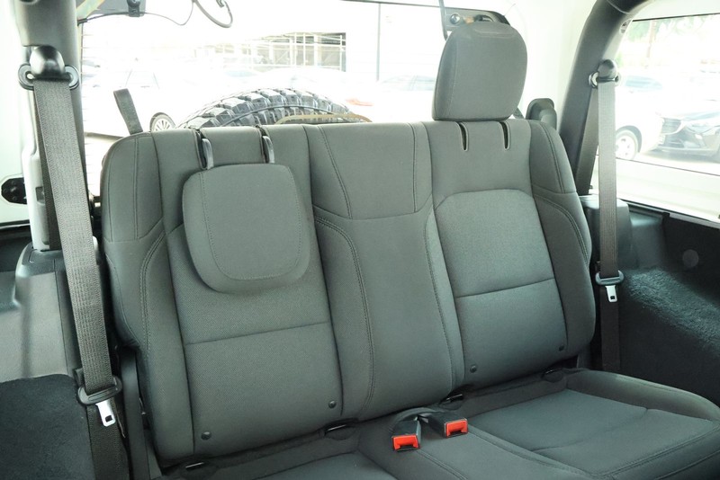 Jeep Wrangler Vehicle Full-screen Gallery Image 24