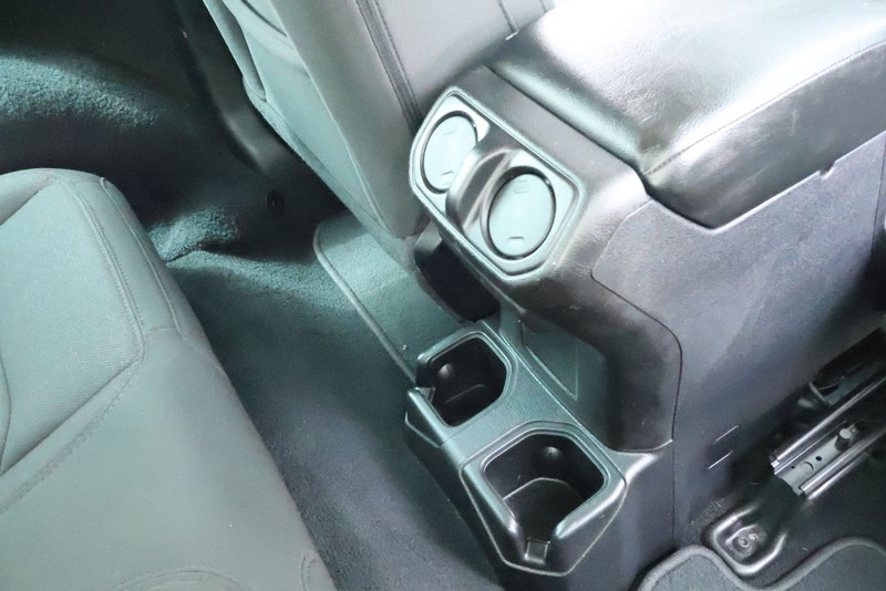 Jeep Wrangler Vehicle Full-screen Gallery Image 25