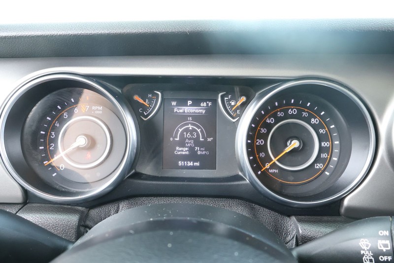 Jeep Wrangler Vehicle Full-screen Gallery Image 27