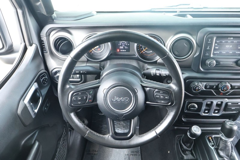 Jeep Wrangler Vehicle Full-screen Gallery Image 28