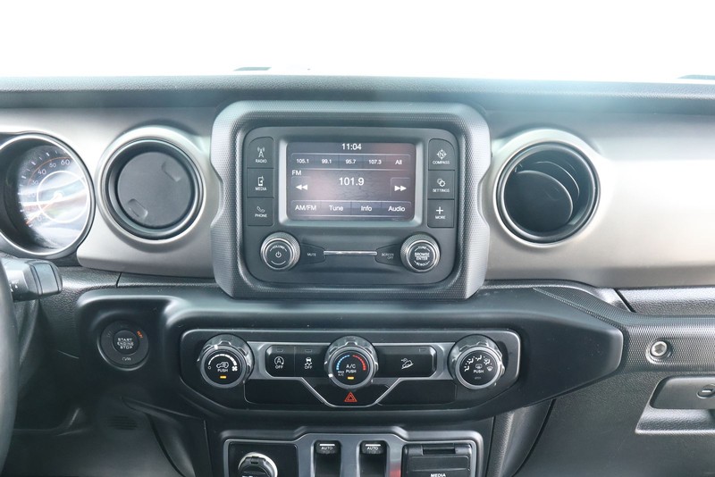 Jeep Wrangler Vehicle Full-screen Gallery Image 31