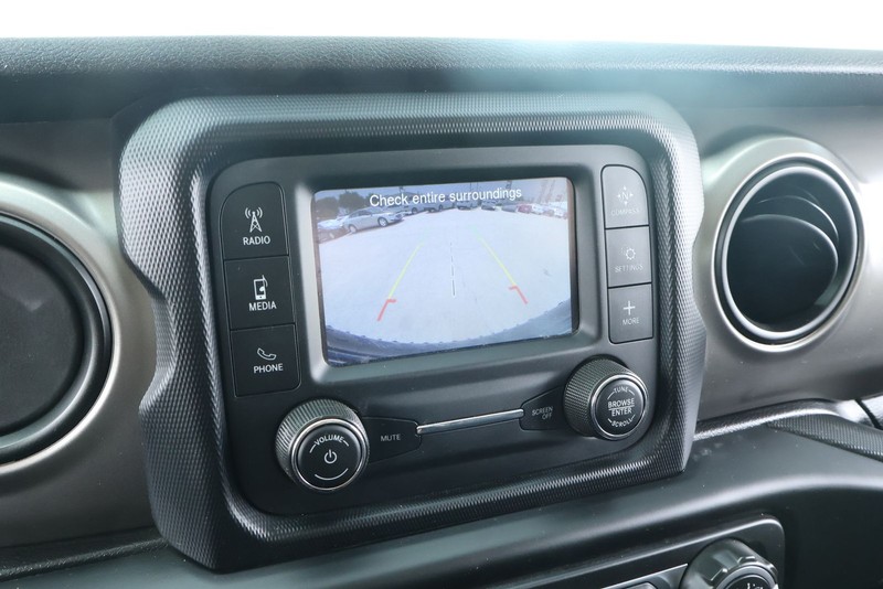 Jeep Wrangler Vehicle Full-screen Gallery Image 32