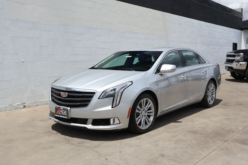 Cadillac XTS Vehicle Full-screen Gallery Image 11