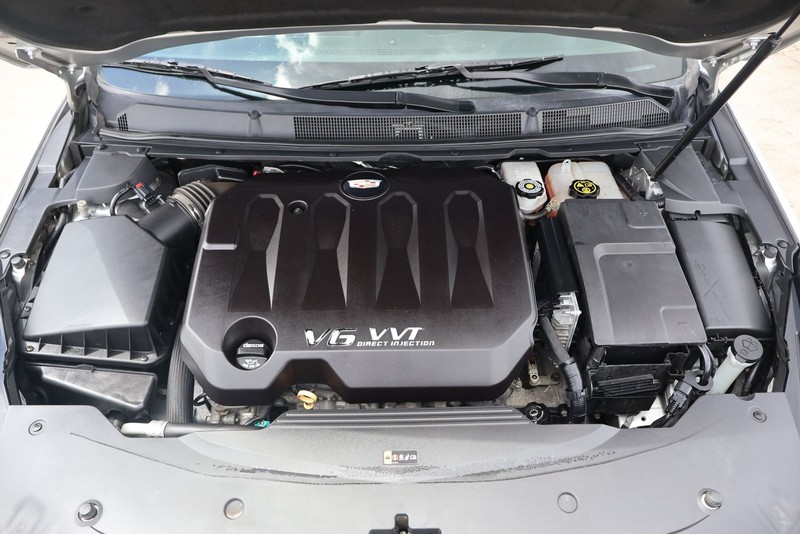 Cadillac XTS Vehicle Full-screen Gallery Image 12