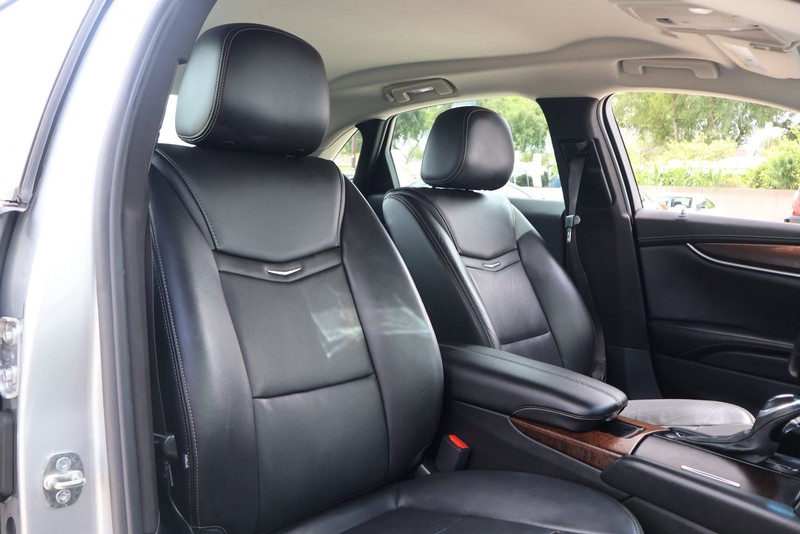 Cadillac XTS Vehicle Full-screen Gallery Image 19