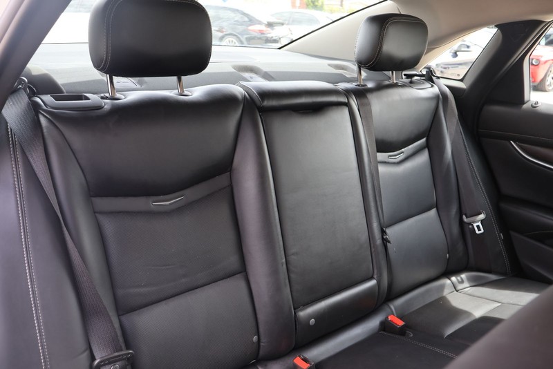 Cadillac XTS Vehicle Full-screen Gallery Image 20