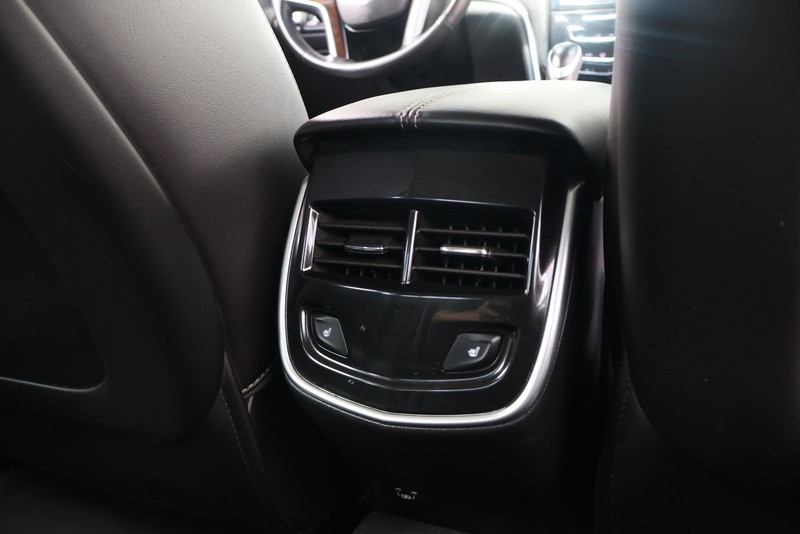 Cadillac XTS Vehicle Full-screen Gallery Image 21