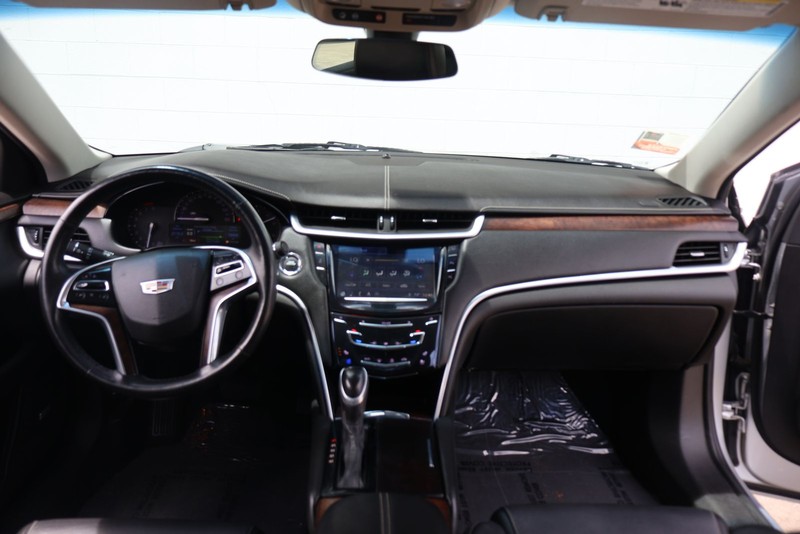 Cadillac XTS Vehicle Full-screen Gallery Image 22
