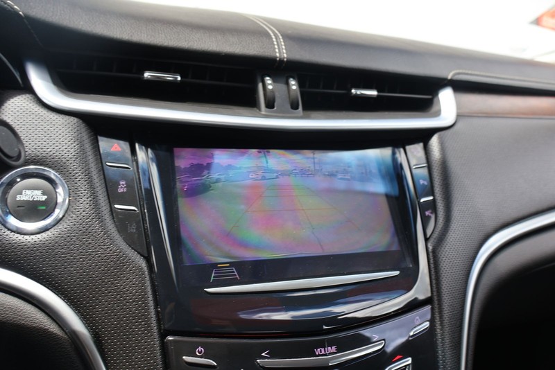 Cadillac XTS Vehicle Full-screen Gallery Image 29