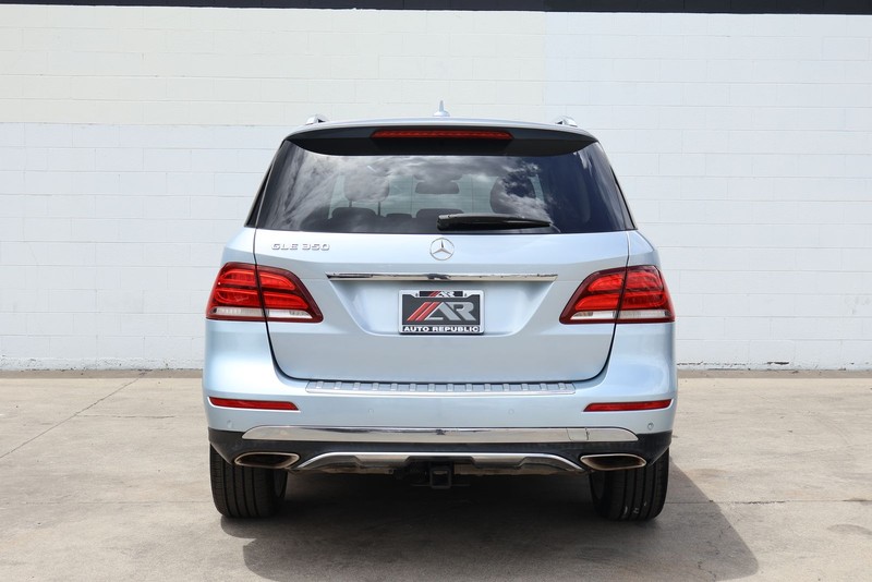 Mercedes-Benz GLE 350 Vehicle Full-screen Gallery Image 06