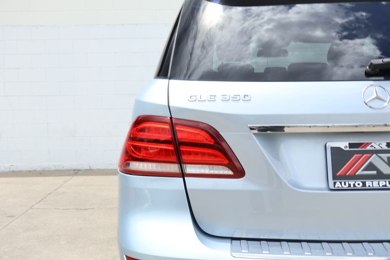 Mercedes-Benz GLE 350 Vehicle Full-screen Gallery Image 07