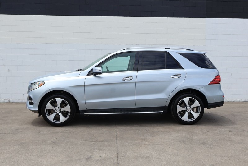 Mercedes-Benz GLE 350 Vehicle Full-screen Gallery Image 11